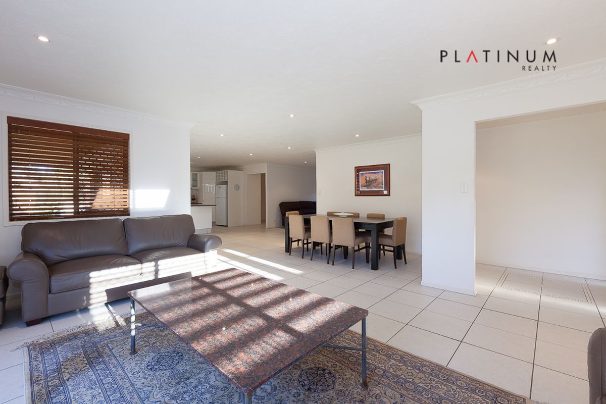 13 LE MANS DRIVE, Mermaid Waters