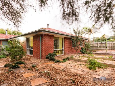 40 Lake View Drive, Narre Warren South