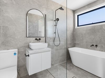 36 Stapley Crescent, Altona North