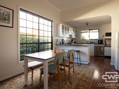 10 Tenterden Street, Guyra