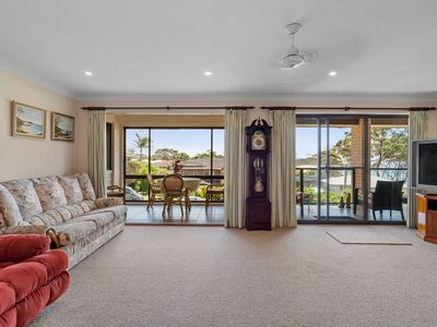 5 Surfers Avenue, Narrawallee