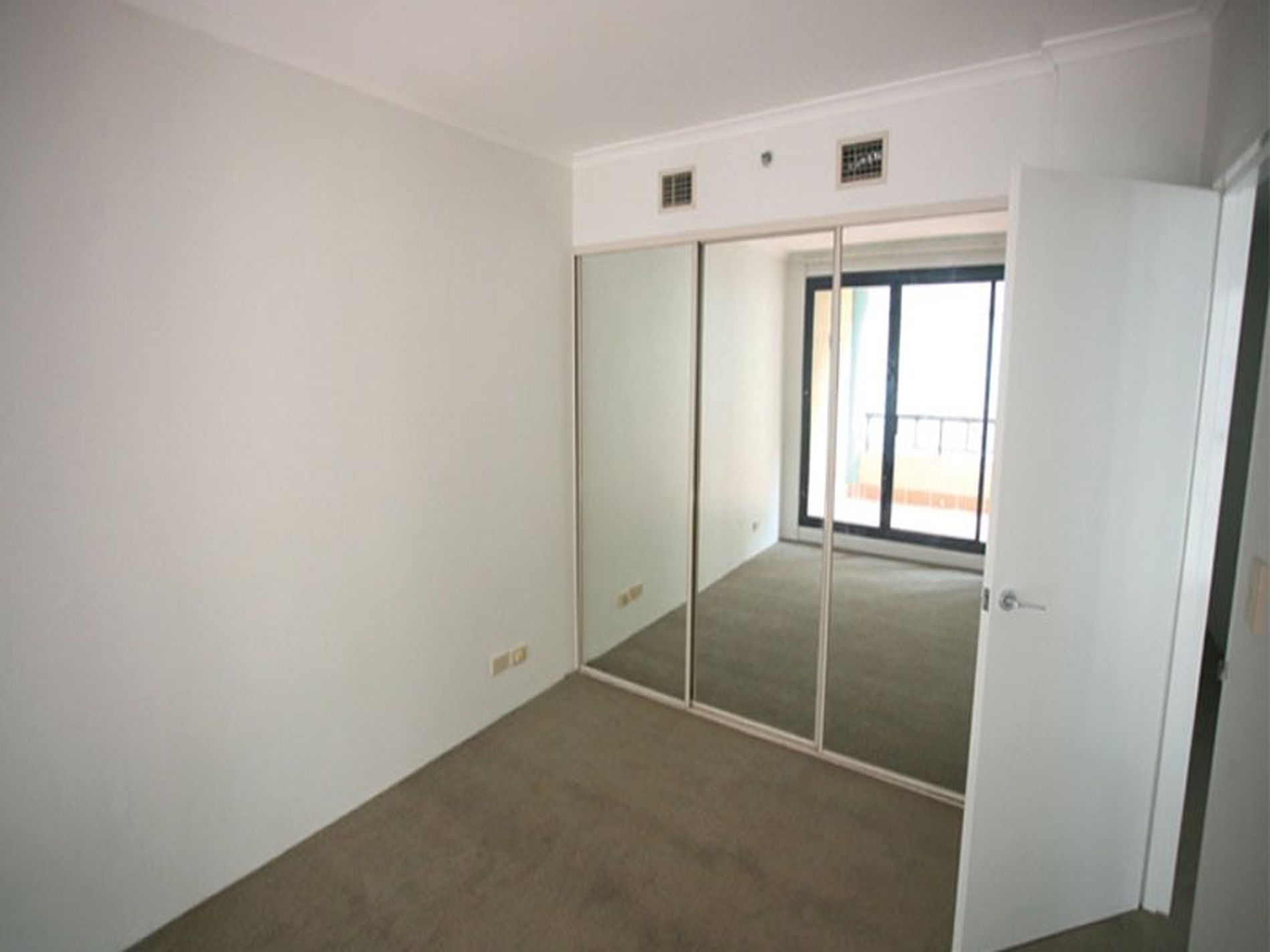 1401 / 1 Hosking Place, Sydney