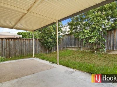 8 Dianella Circuit, Woodcroft