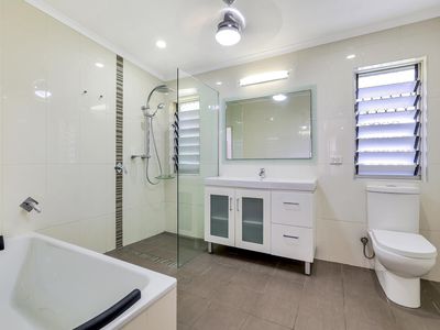 6 Sundew Court, Karama