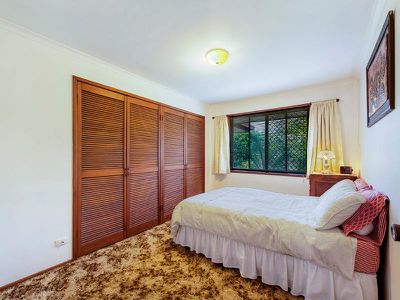 12 Fairsky Avenue, Mermaid Waters