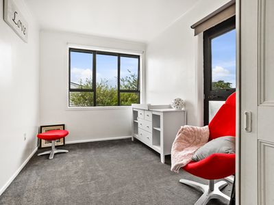 276 Sturges Road, Henderson