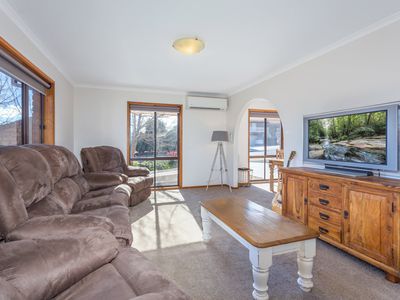 30 Crest Park Parade, Queanbeyan West