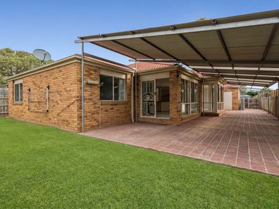 6 Thomas Pl, Carrum Downs
