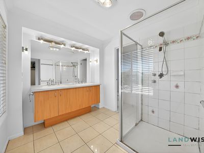 2 Elgar Lane, Caroline Springs