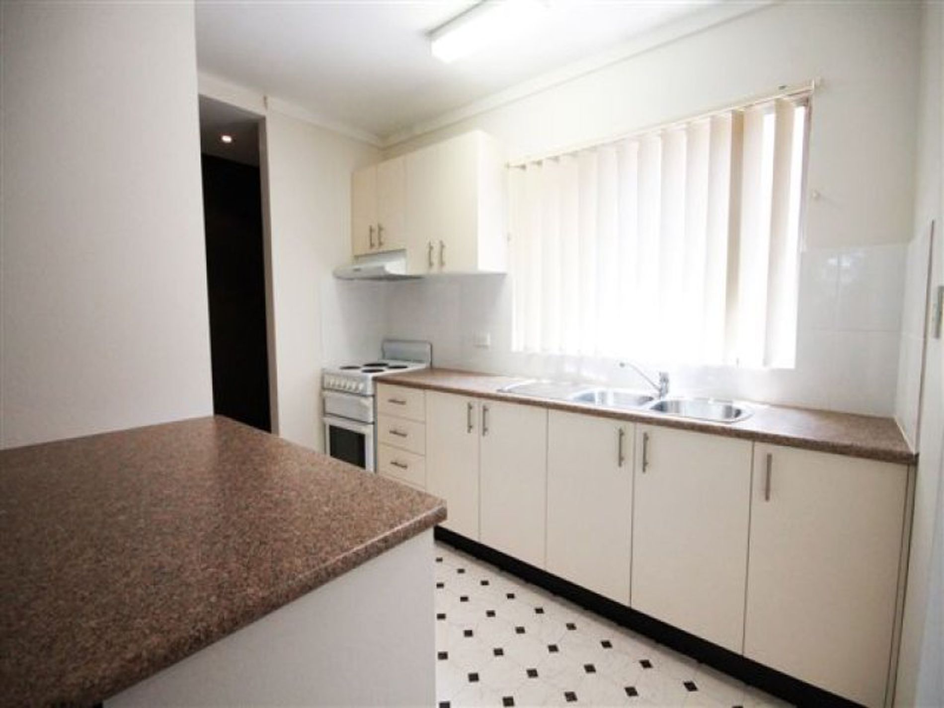 10 / 64 Sproule Street, Lakemba