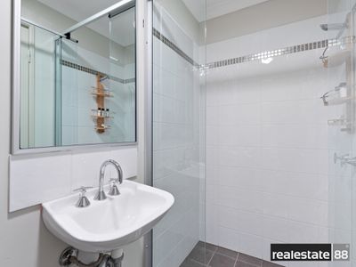 1 / 38 Comer Street, Como