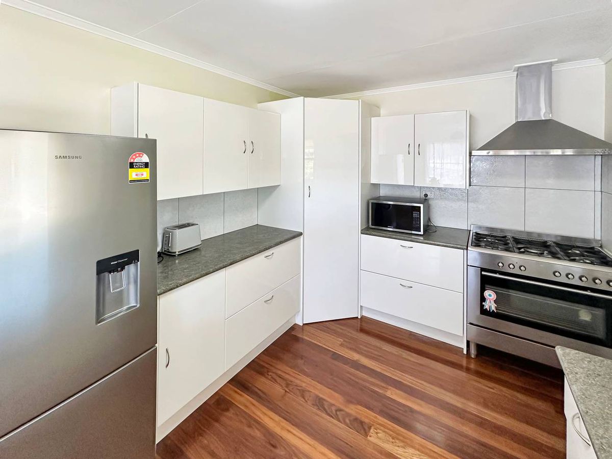 7 Eighth Avenue, Atherton