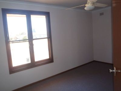 32 Armstrong Crescent, Dubbo