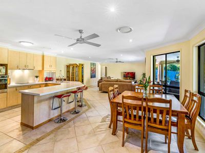 32 Mapleton Circuit, Varsity Lakes