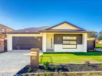 25 Prahan Crescent, Parkinson