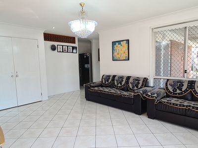 42 Kenneth Crescent, Dean Park