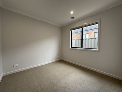 19 Gosfield Drive, Werribee