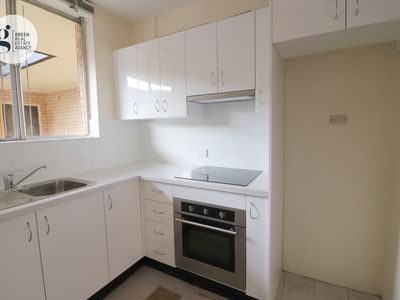 9 / 4 Bank Street, Meadowbank