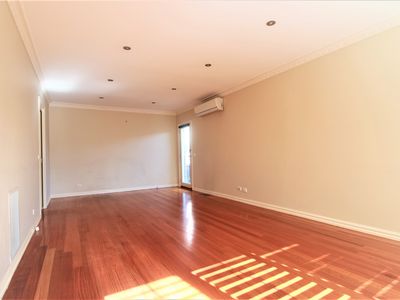 2 / 6 Macrina Street, Oakleigh East