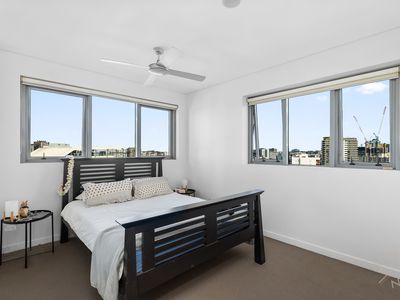 1108 / 16 Hamilton Place, Bowen Hills