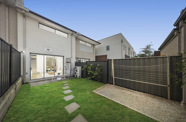 6 Ely Walk, Craigieburn