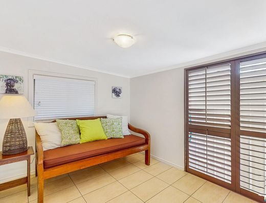 Character and Style in old Tewantin (UNFURNISHED) image 17