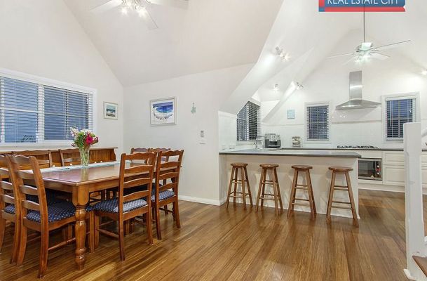 7 Crown Point, Craigieburn