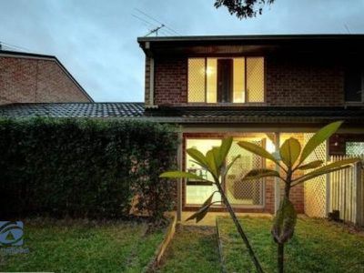 2 / 19 Bourke, Waterford West