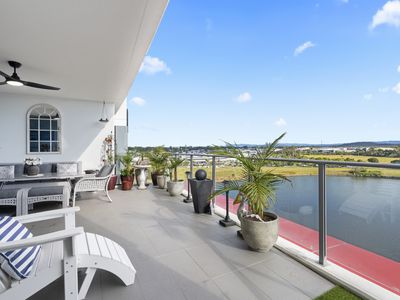 2505 / 25-31 East Quay Drive, Biggera Waters