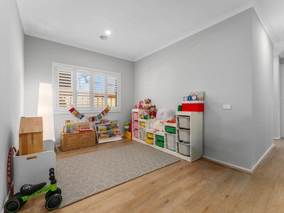 4 Rush Crescent, Manor Lakes