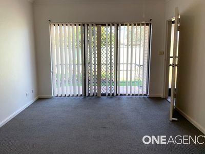2 / 7 Windle Street, Lake Illawarra