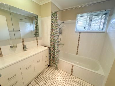 15 Windsor Circle, Kingaroy