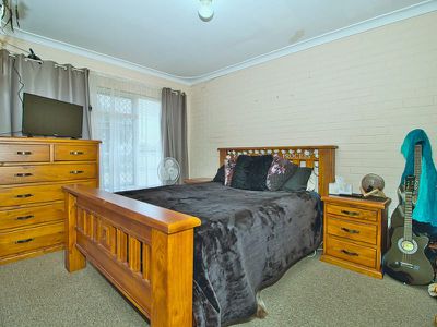18 Liverpool Street , Shoalwater