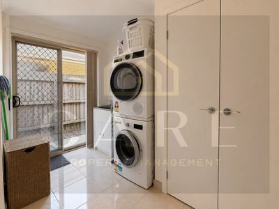22 Kingsfield Crescent, Lynbrook