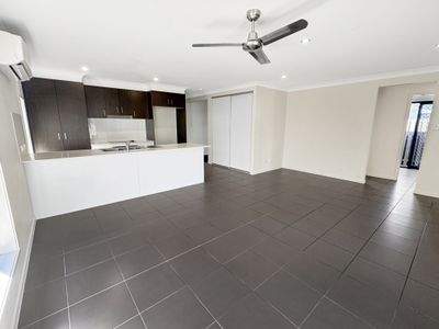 27 O'Reilly Drive, Coomera