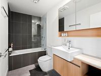 1 / 19 Eminence Lane, Bridgeman Downs