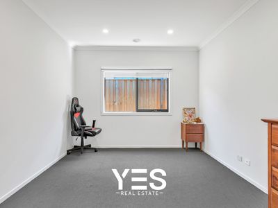 12 Bourbon Road, Cranbourne East