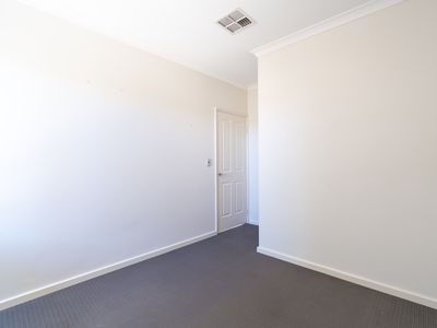13 Coniston Bend, Waikiki