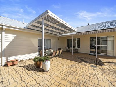 8 Lakeside Avenue, Mount Beauty