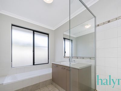 10 Supanova Lane, Australind