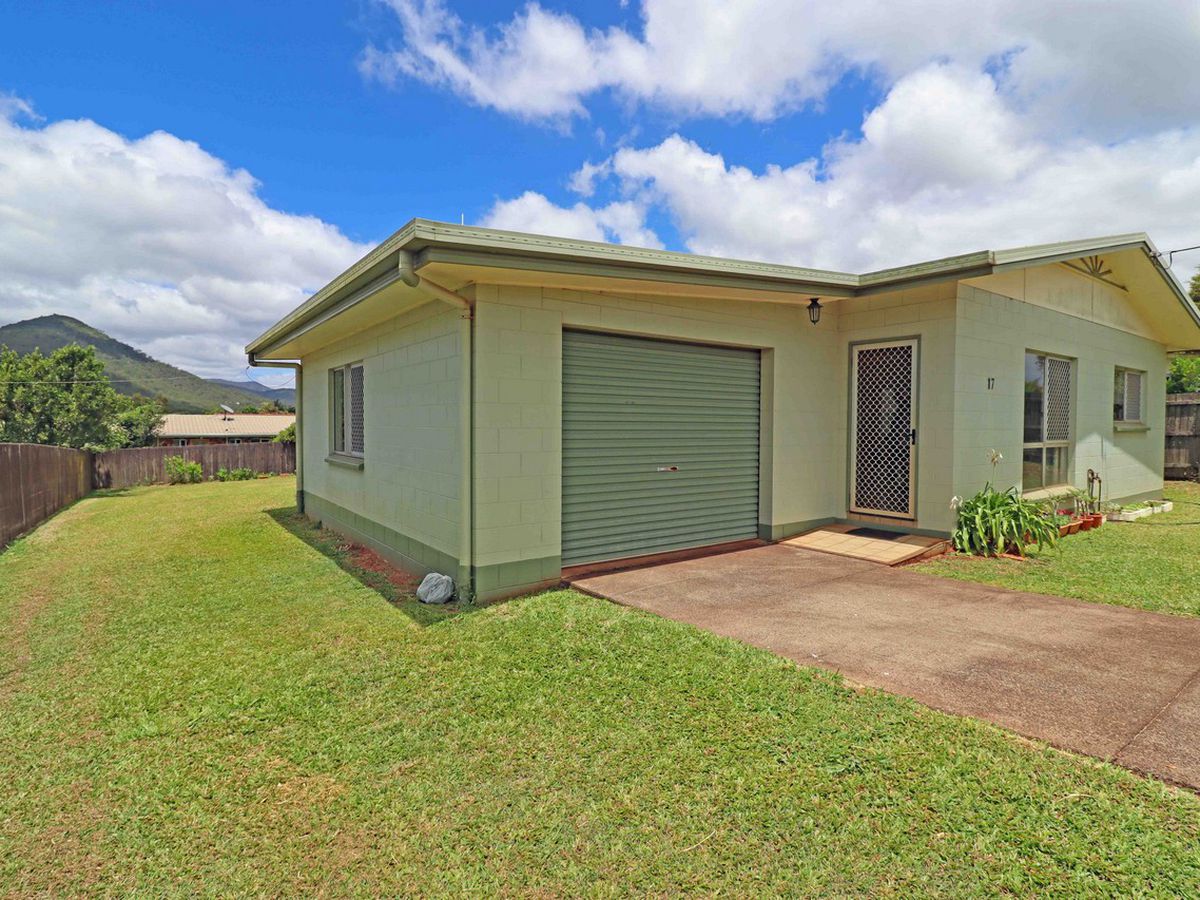 17 Turner Avenue, Atherton