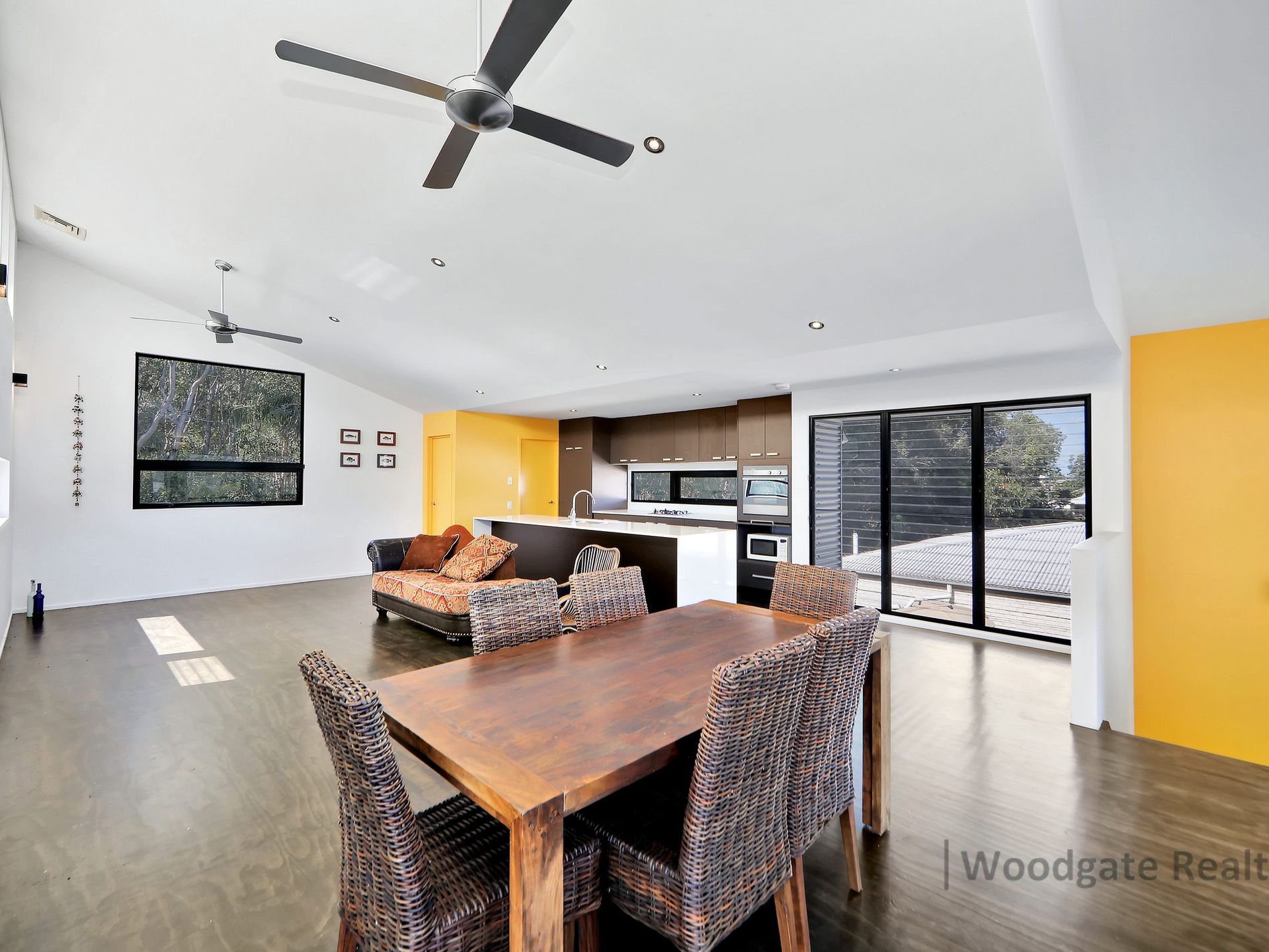 6 WHALE COURT, Woodgate