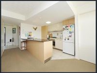 35 / 10 Grand Parade, Kawana Island