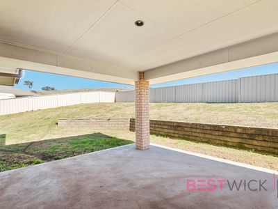 2 Lovejoy Avenue, Blayney