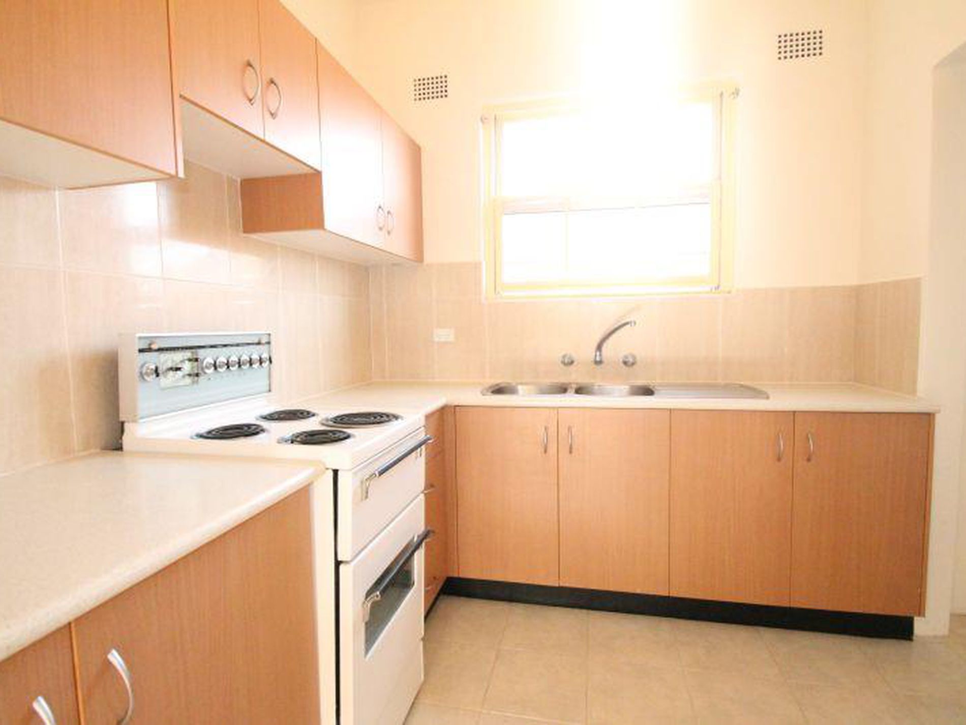 21 / 13A Queen Street, Arncliffe