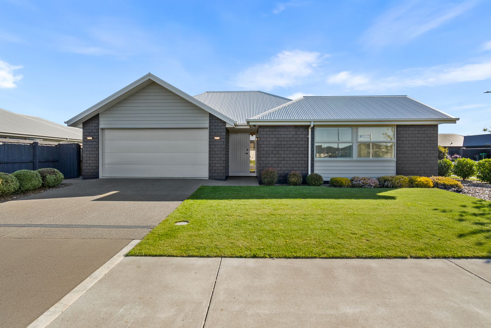 24 Sandhill Drive