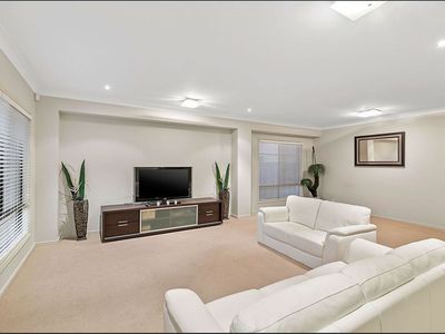 16 Brokenwood Circuit, Gumdale
