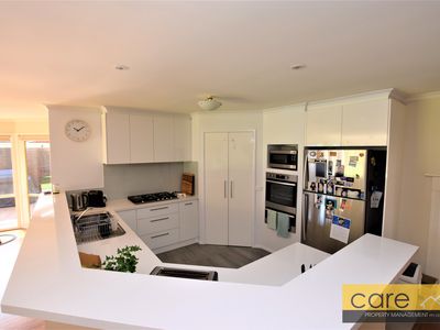 9 Sovereign Close, Patterson Lakes