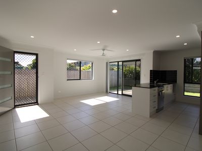 2 / 18 Hawthorn Street, Beaudesert