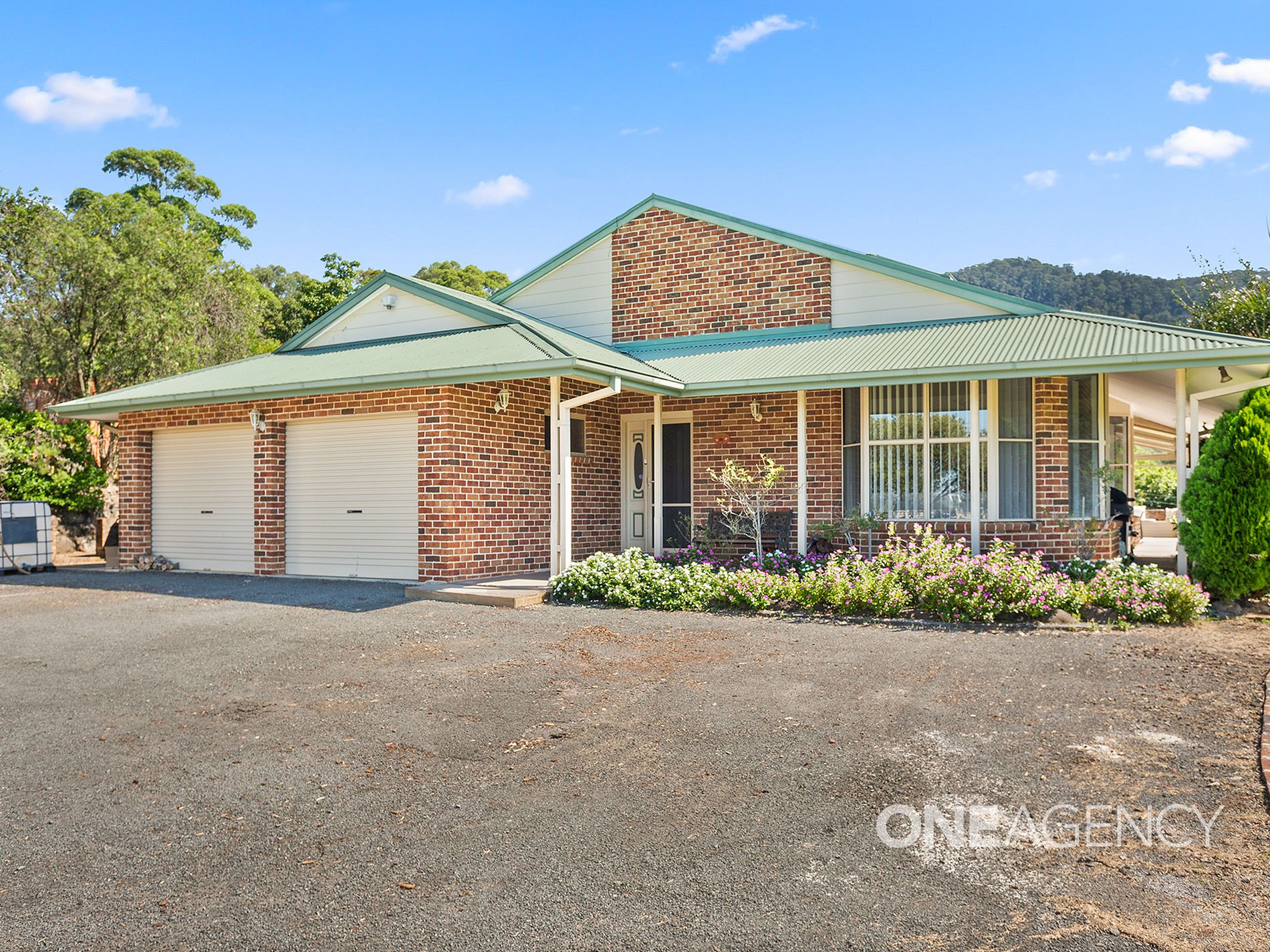 274 Sheaffes Road, Dombarton